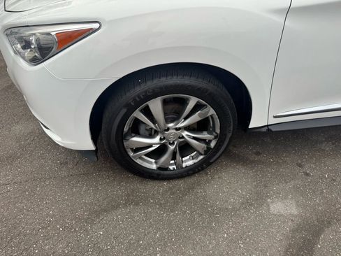 Used 2013 INFINITI JX35 AWD w/ Premium Pkg image 12