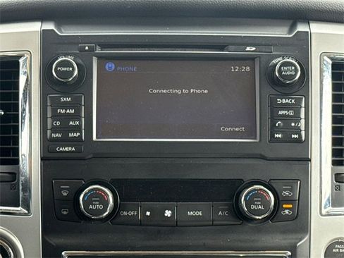 Used 2017 Nissan Titan SL image 12