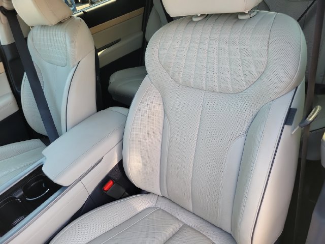 Used 2024 Hyundai Palisade Limited FWD image 15