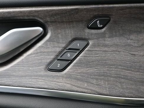 Used 2022 Jeep Grand Cherokee L Overland w/ Advanced Protech Group III image 23