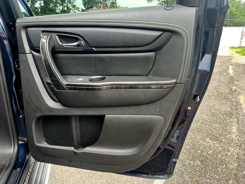 Used 2016 GMC Acadia SLT image 18