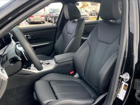 Certified 2025 BMW 330i Sedan image 7