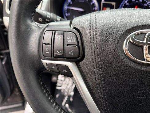 Used 2019 Toyota Highlander XLE image 15