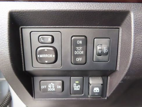 Used 2016 Toyota Tundra Limited w/ Limited Premium Package AWD/4WD image 38