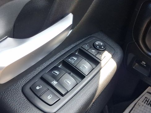 Used 2019 RAM 1500 Big Horn AWD/4WD image 13