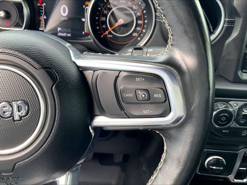 Used 2022 Jeep Wrangler Unlimited Sahara w/ LED Lighting Group AWD/4WD image 21