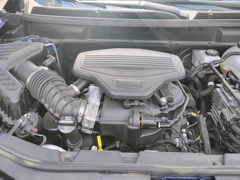 Used 2025 Cadillac XT5 Premium Luxury image 35