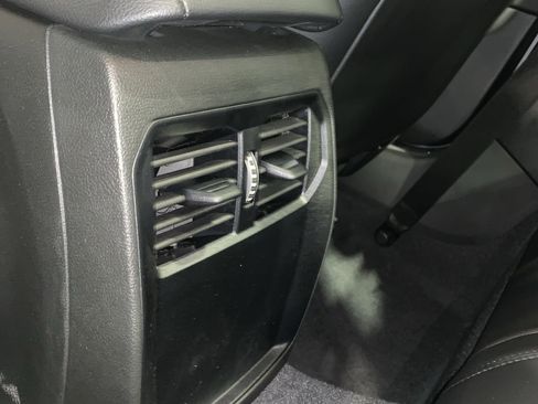 Used 2025 BMW 230i Coupe w/ M Sport Package RWD image 30
