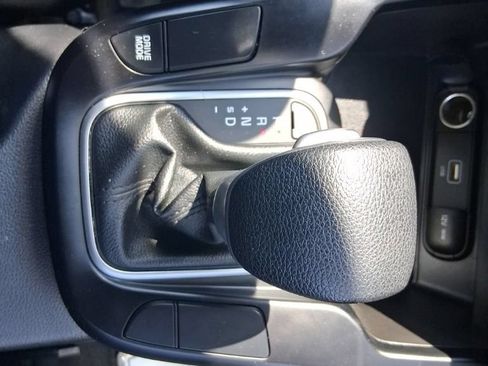 Used 2025 Kia Soul LX FWD image 24