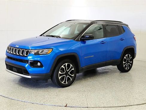 Used 2024 Jeep Compass Limited AWD/4WD image 3