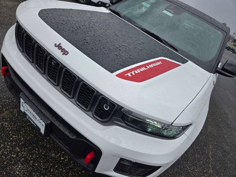 Used 2022 Jeep Grand Cherokee Trailhawk w/ ADV Protech Group II AWD/4WD image 51