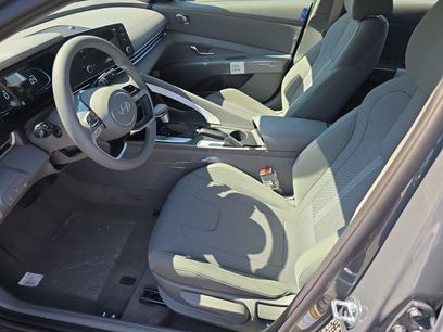 New 2026 Hyundai Elantra SE