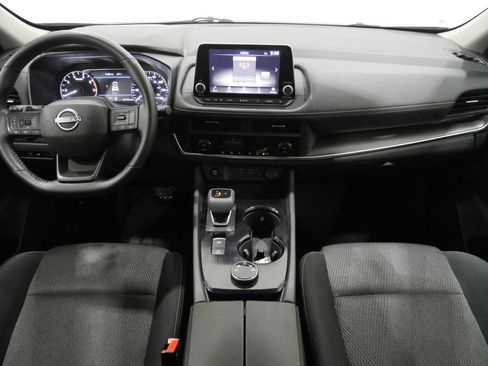 Used 2025 Nissan Rogue SV image 10