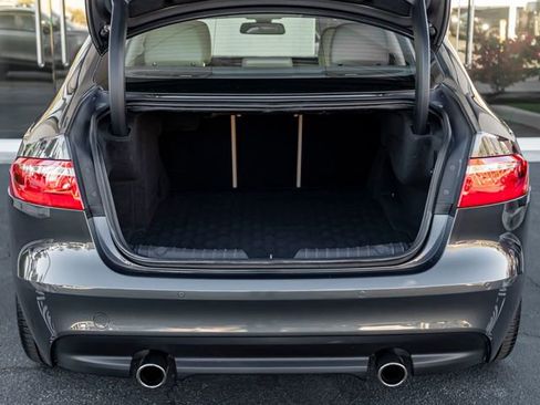 Used 2017 Jaguar XF Prestige image 25