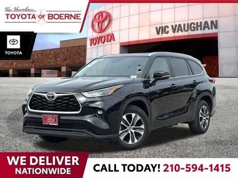 Used 2023 Toyota Highlander XLE FWD image 1