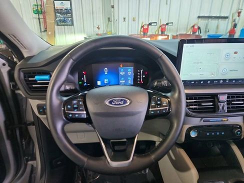 Used 2024 Ford Escape Active w/ Tech Pack #1 AWD/4WD image 11