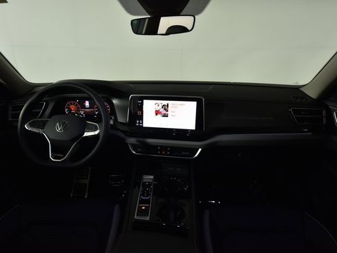 New 2025 Volkswagen Atlas Peak Edition SE image 13