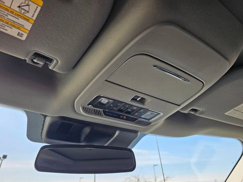 Used 2023 Ford F350 Lariat image 28