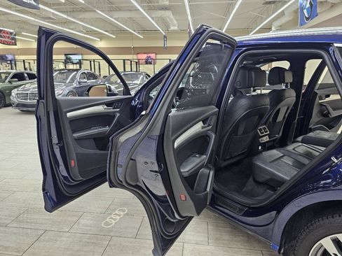 Used 2018 Audi SQ5 Premium Plus w/ S Sport Package AWD/4WD image 17