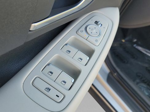 Used 2025 Hyundai Sonata SE image 12