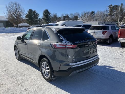 Used 2024 Ford Edge SEL w/ Convenience Package image 7