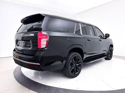 Used 2021 Chevrolet Suburban LS image 18