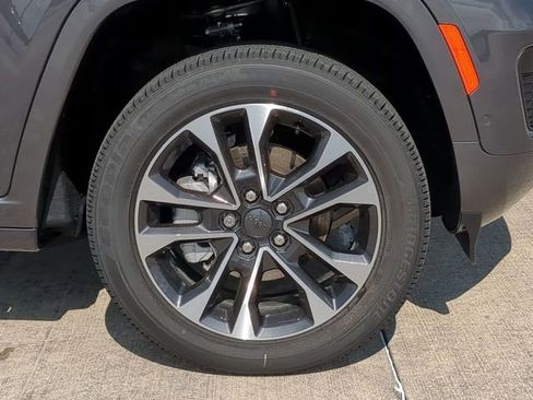 New 2025 Jeep Grand Cherokee Overland w/ Adv Protech Group III AWD/4WD image 11