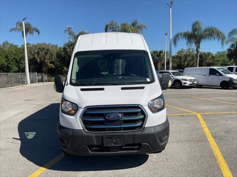 Used 2022 Ford E-Transit 148 High Roof Extended image 11