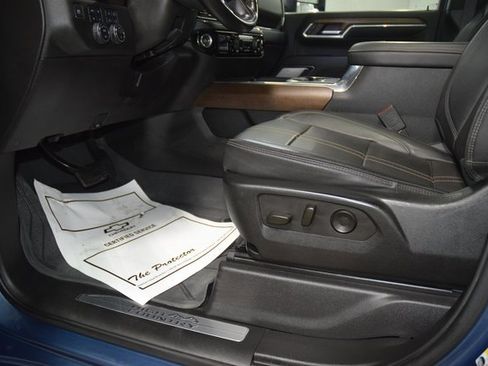 Used 2024 Chevrolet Silverado 3500 High Country w/ Technology Package image 42