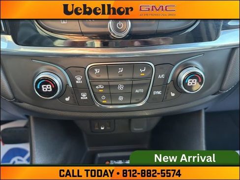 Used 2023 Chevrolet Traverse LT image 29