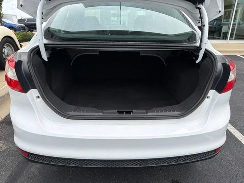 Used 2014 Ford Focus SE FWD image 9
