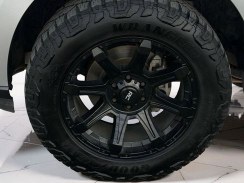 Used 2022 Ford Expedition Max XLT image 6