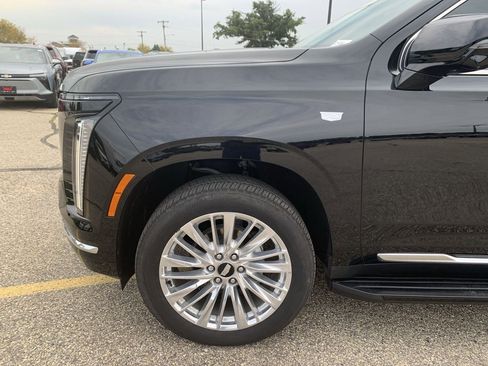 Used 2025 Cadillac Escalade Premium Luxury w/ LPO, Floor Liner Package image 2