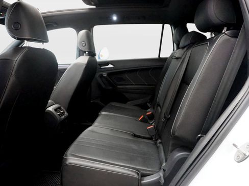 Used 2023 Volkswagen Tiguan SE R-Line FWD image 15