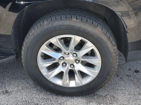 Used 2024 Chevrolet Suburban Premier image 5