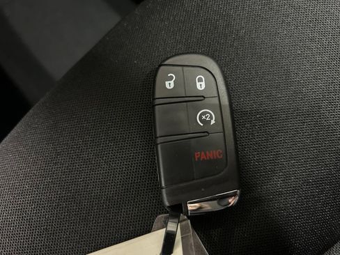 Used 2022 Jeep Renegade Latitude w/ Convenience Group image 34