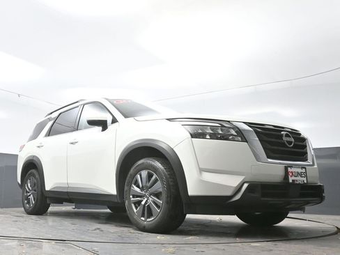 Used 2024 Nissan Pathfinder SV image 51