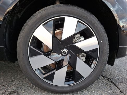 New 2025 Volvo XC60 T8 Plus w/ Protection Package Premier image 5