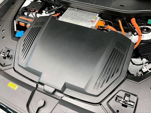 Certified 2024 Audi Q8 e-tron Prestige w/ Prestige Package image 31