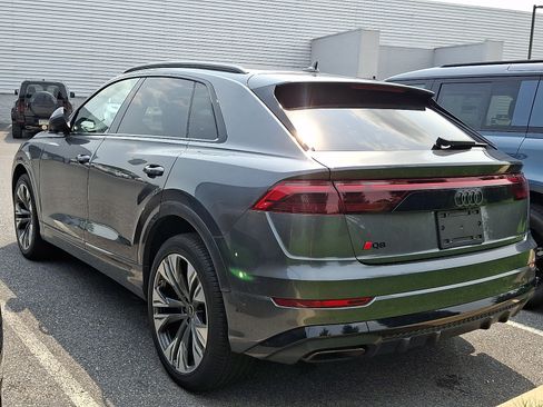 Used 2024 Audi Q8 Premium Plus AWD/4WD image 2