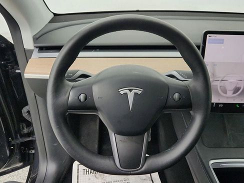 Used 2025 Tesla Model Y Long Range image 34