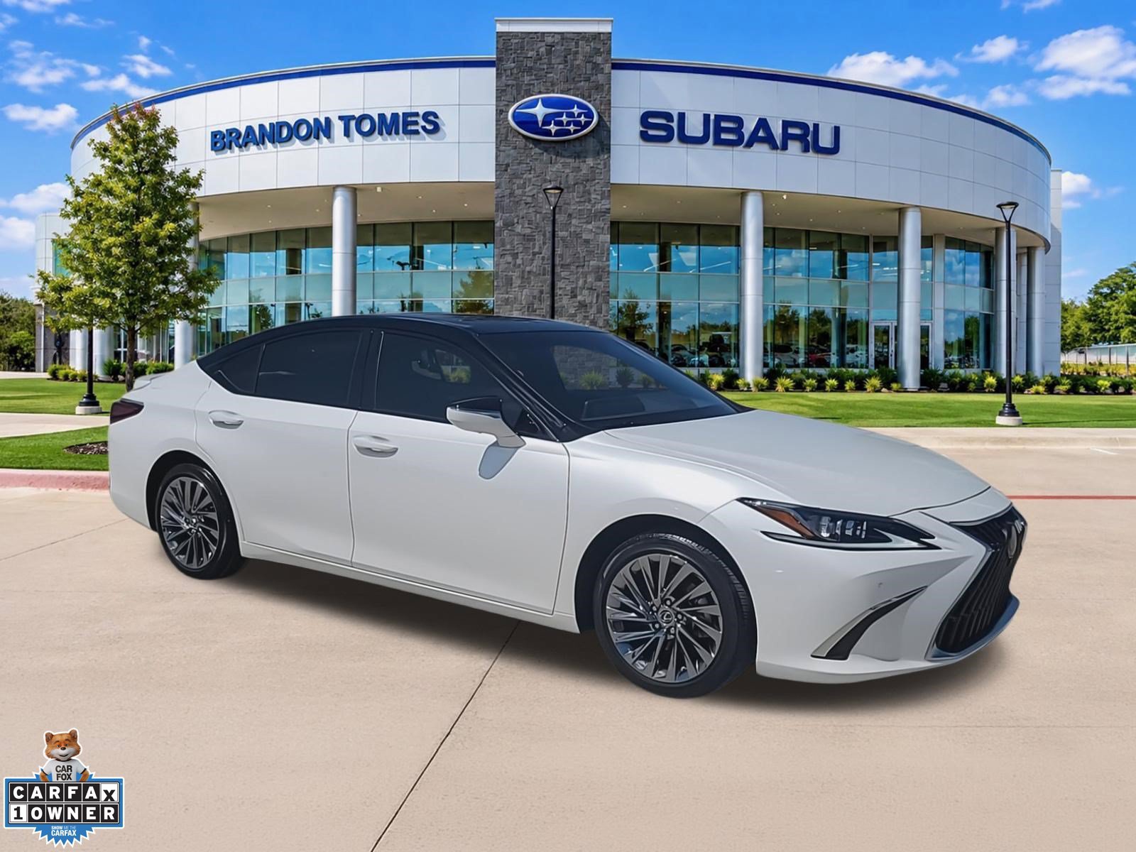 Used 2025 Lexus ES 300h w/ Technology Package FWD image 2