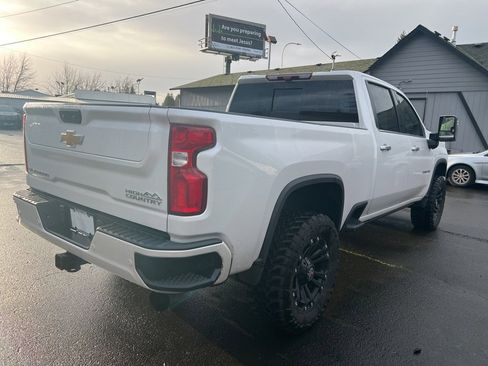 Used 2023 Chevrolet Silverado 2500 High Country image 4