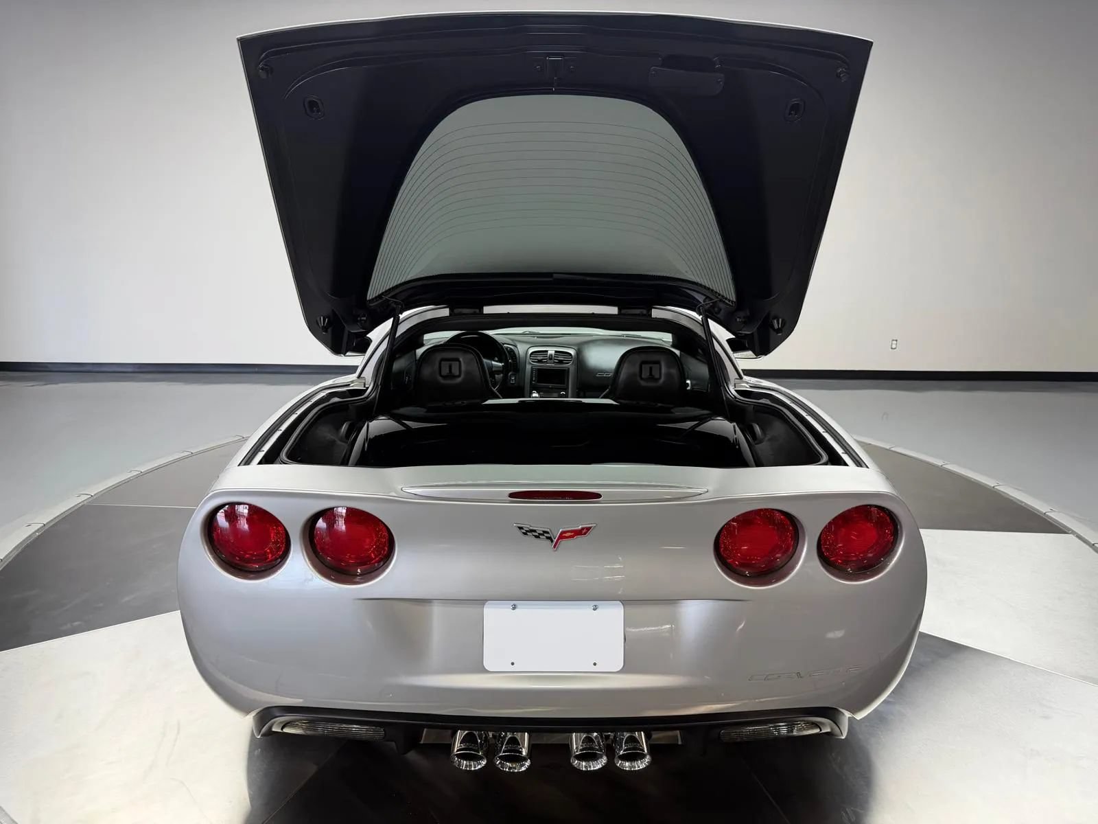 Used 2006 Chevrolet Corvette Coupe w/ Preferred Equipment Group RWD image 13