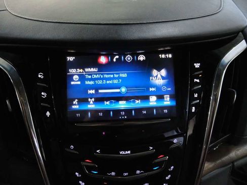 Used 2015 Cadillac Escalade ESV Premium image 30