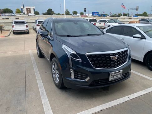 Used 2020 Cadillac XT5 Premium Luxury FWD image 3