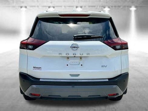 Certified 2021 Nissan Rogue SV w/ Premium Package FWD image 8