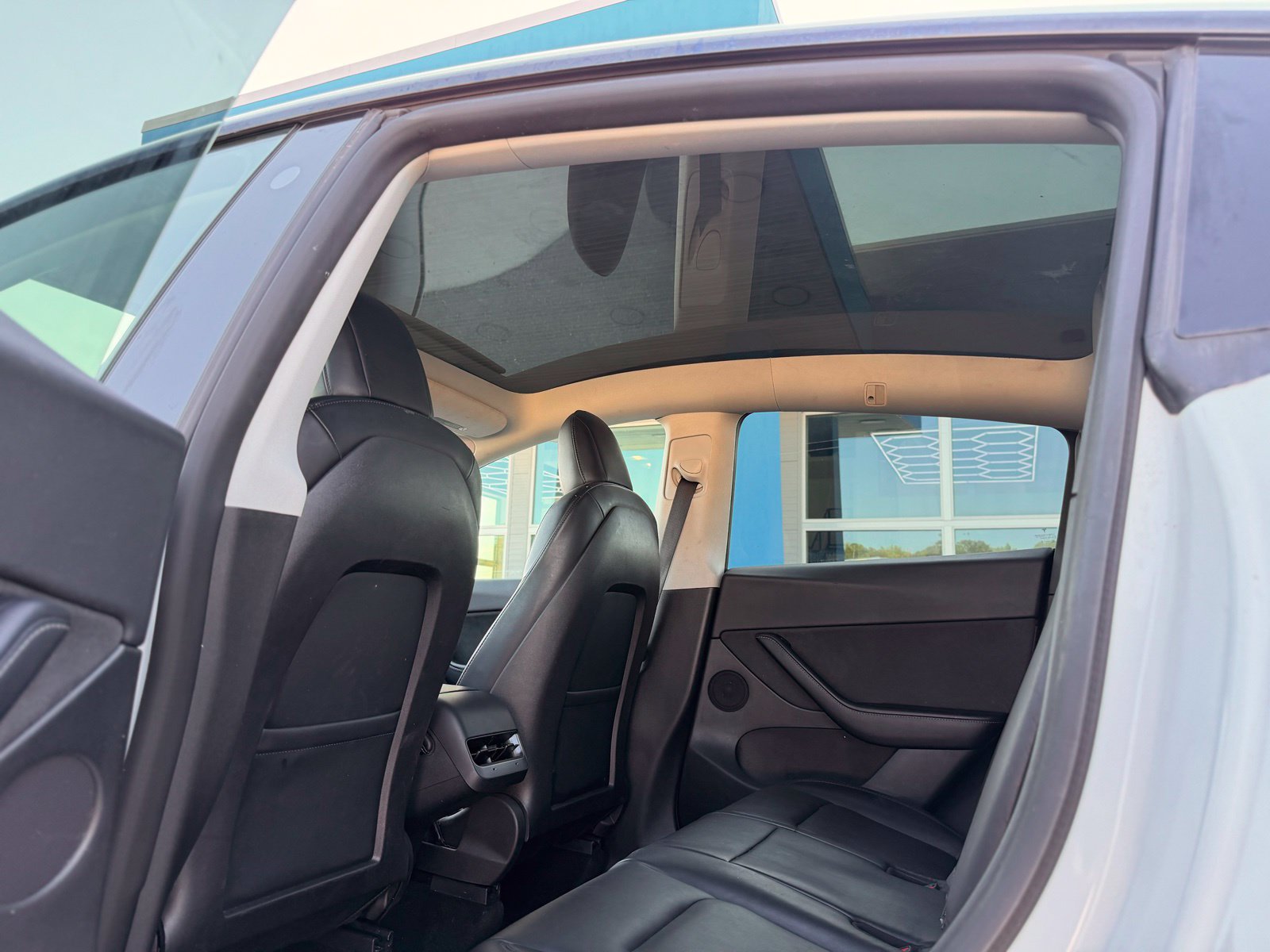 Used 2022 Tesla Model Y Long Range AWD/4WD image 19
