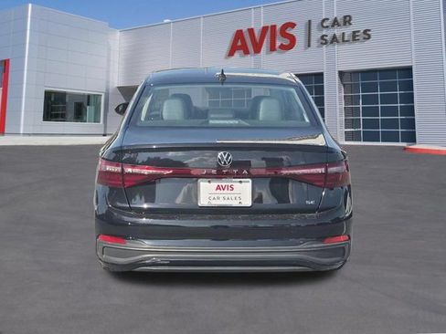 Used 2025 Volkswagen Jetta SE FWD image 7