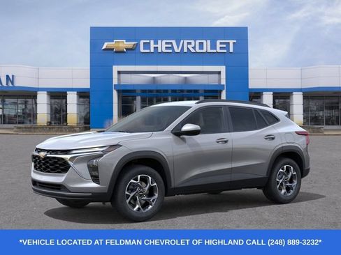 New 2026 Chevrolet Trax LT w/ Driver Confidence Package FWD image 2